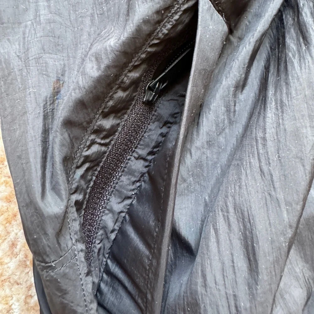 Lululemon Bombs Away Jacket Black/Olive Green Camo Print Reversible Zip Sz 4